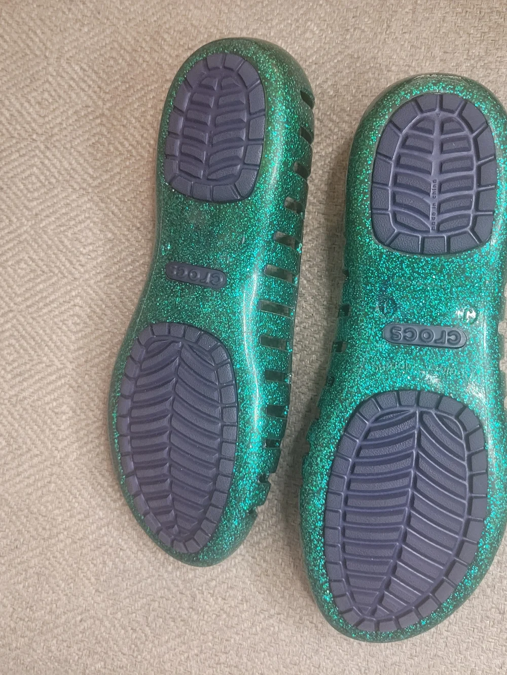 Crocs Girls Green Glitter Slip-On Flats